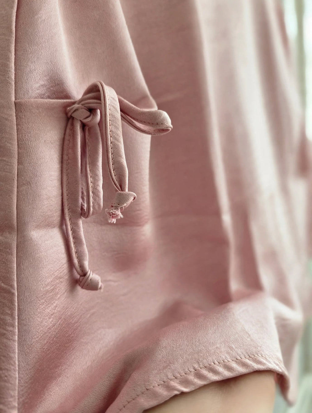 PINKLIZZIE | Satin Bow Tie-Side A-Line Mini Skirt